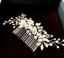 Load image into Gallery viewer, Daisy - Bridal Hair Comb